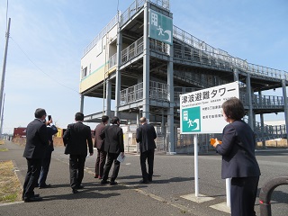 白老町議会の市内視察の様子