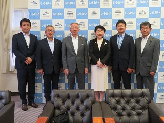 白老町議会との交流の様子