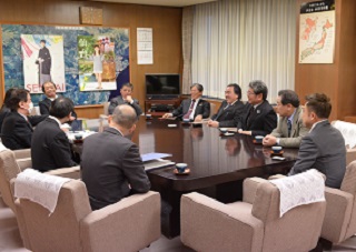 竹田市議会との交流の様子
