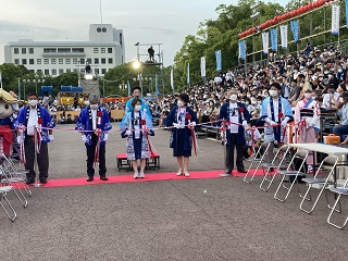 徳島市議会との交流の様子