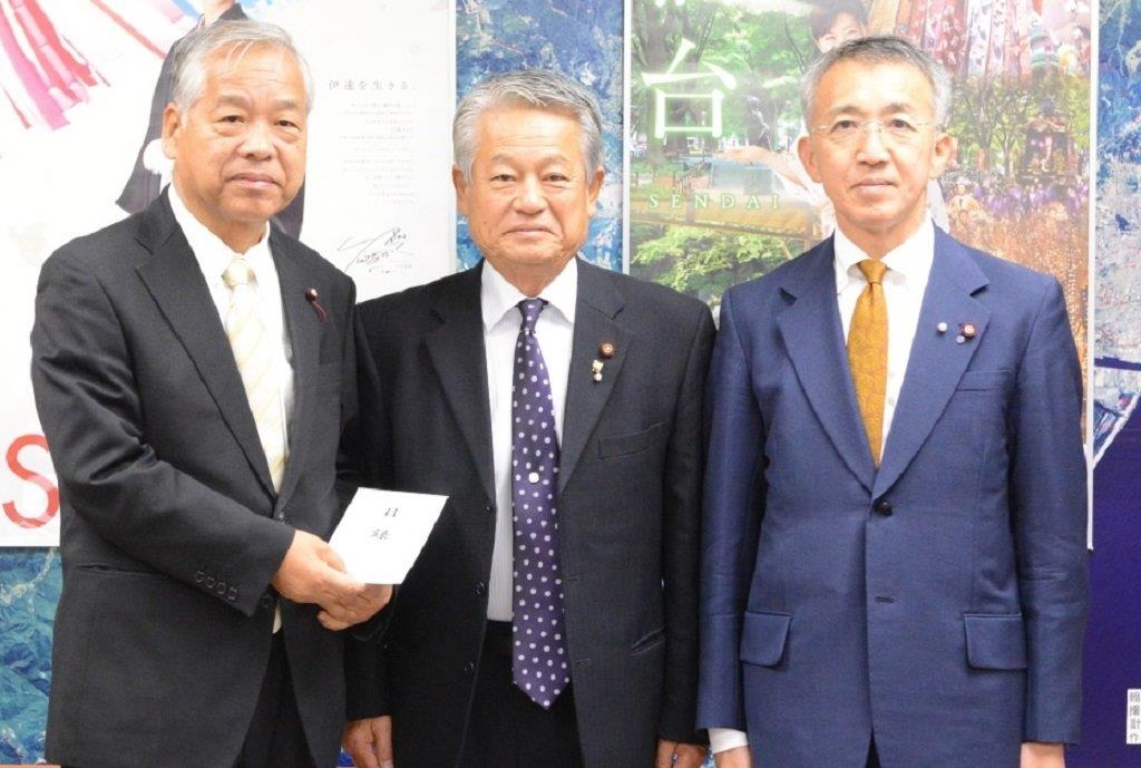 宇和島市議会との交流の様子