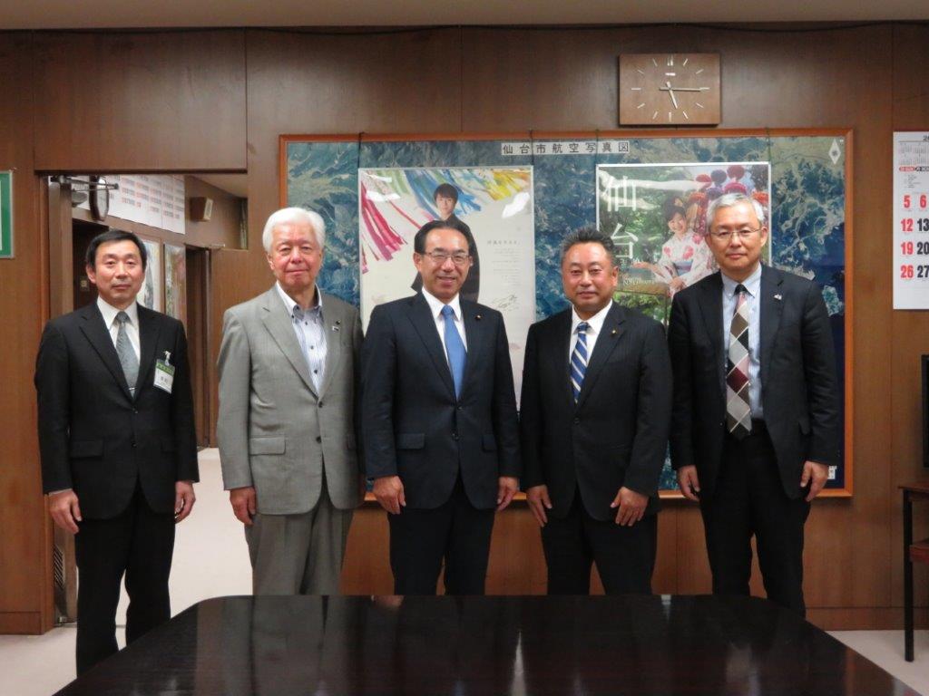 宇和島市議会との交流の様子