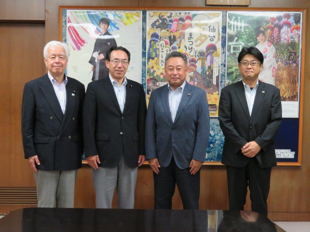 宇和島市議会との交流の様子